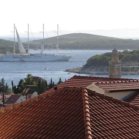 Apartment Curin Hvar Town